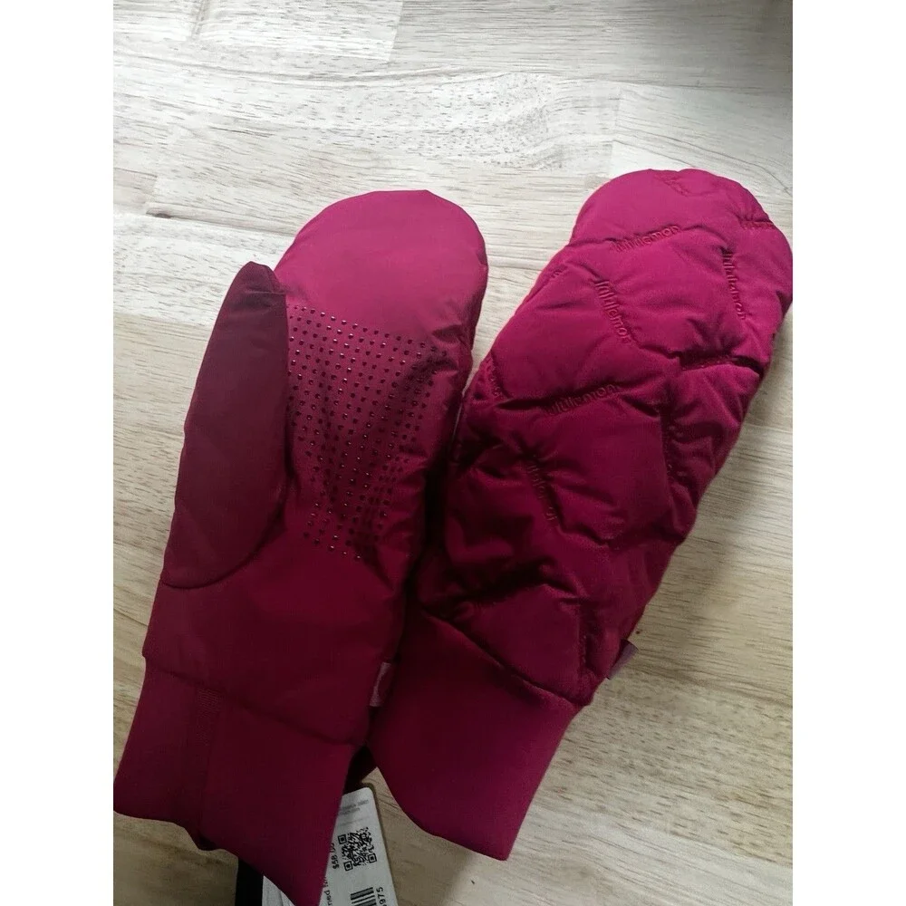 new Lululemon size medium Quilted Fleece Lined Mittens Berry Rumble Women's pink